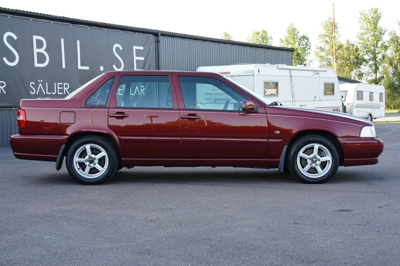 Vehicle image 23