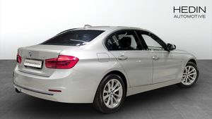 BMW 320 bild 2