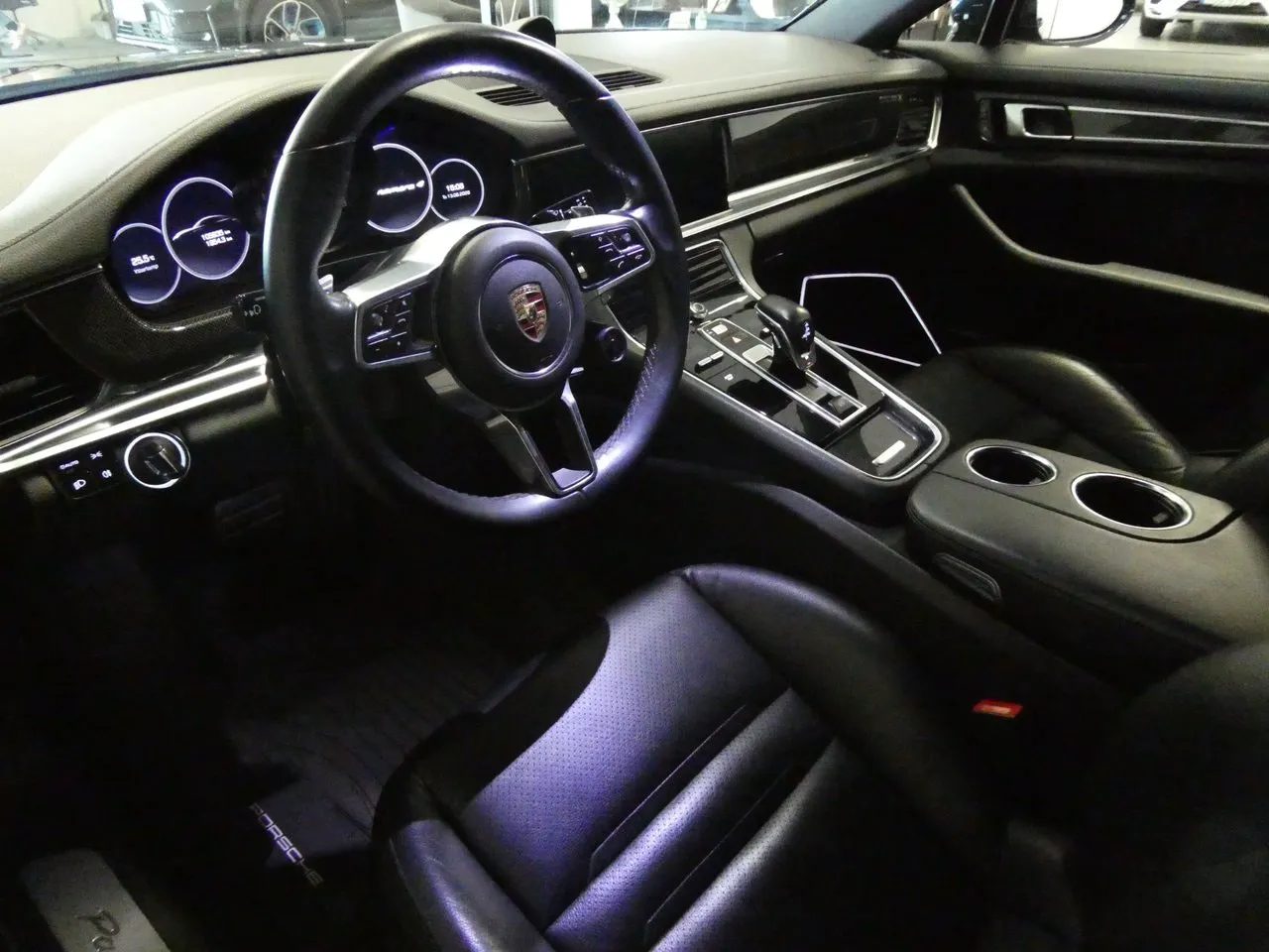 Vehicle image 11