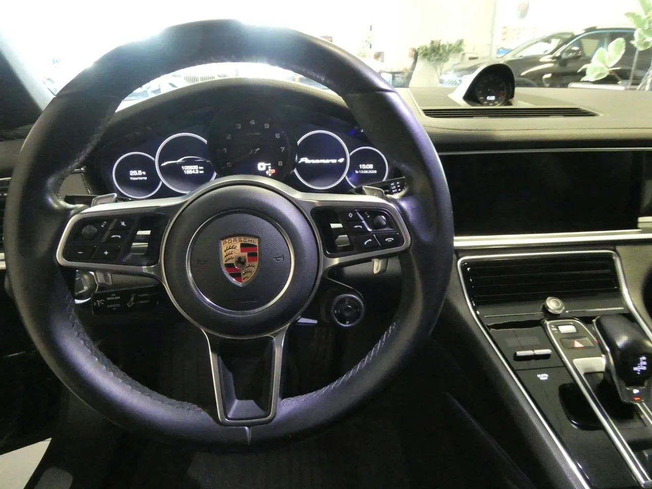 Vehicle image 14