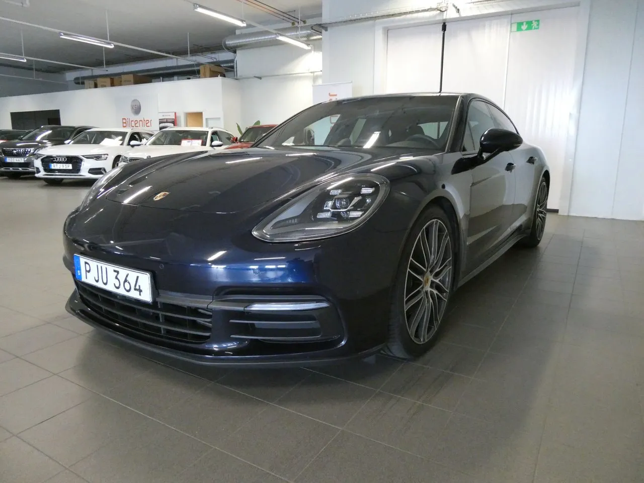 Vehicle image 7