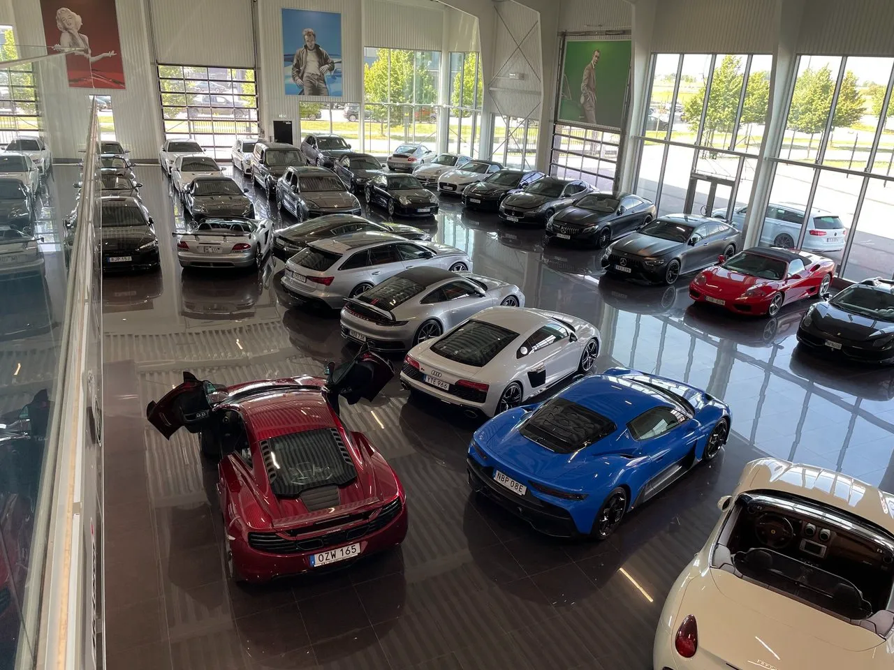 Vehicle image 6