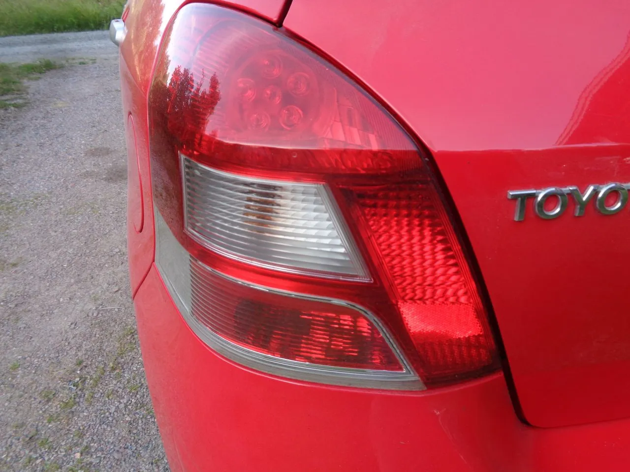 Vehicle image 32