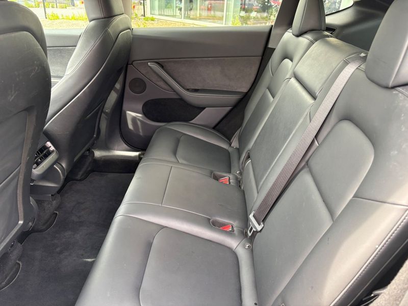 Tesla Model Y bild 7