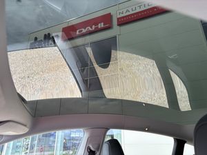 Tesla Model Y bild 9
