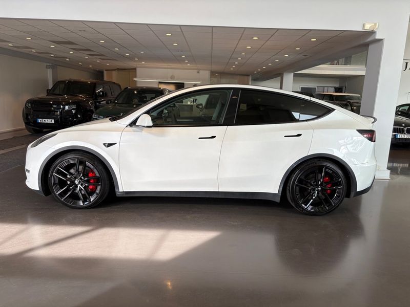 Tesla Model Y bild 2