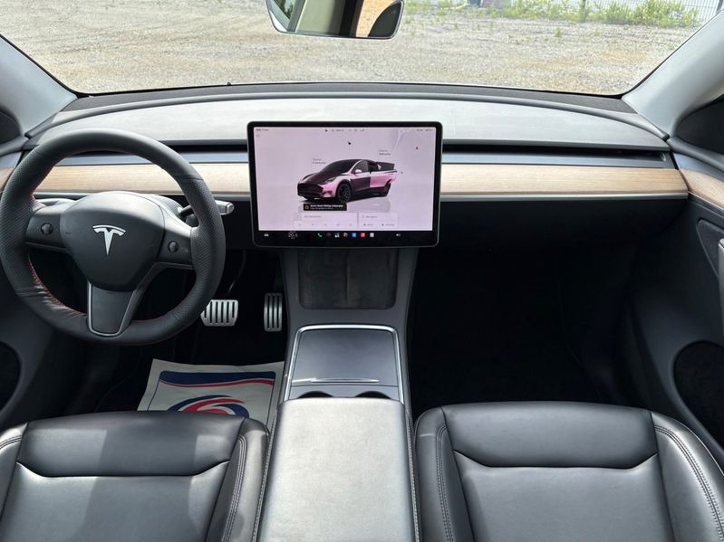 Tesla Model Y bild 8