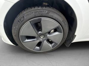 Tesla Model 3 bild 27