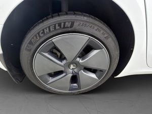 Tesla Model 3 bild 29