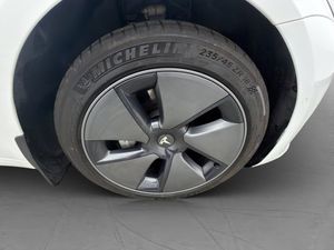 Tesla Model 3 bild 30