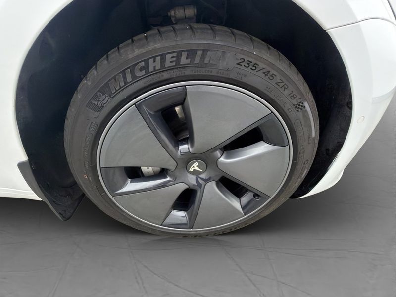 Tesla Model 3 bild 30
