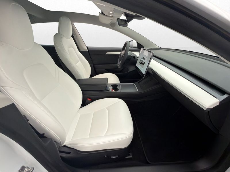 Tesla Model 3 bild 11