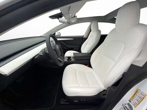 Tesla Model 3 bild 15