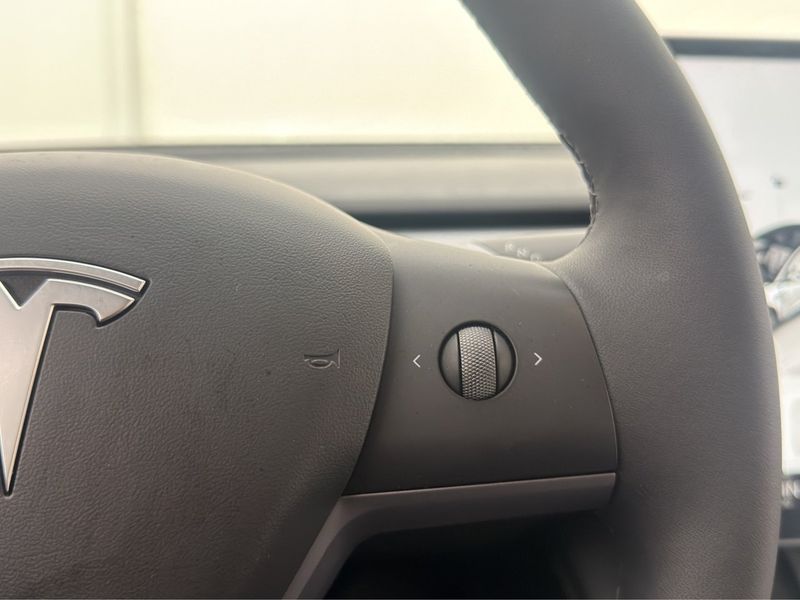 Tesla Model 3 bild 24