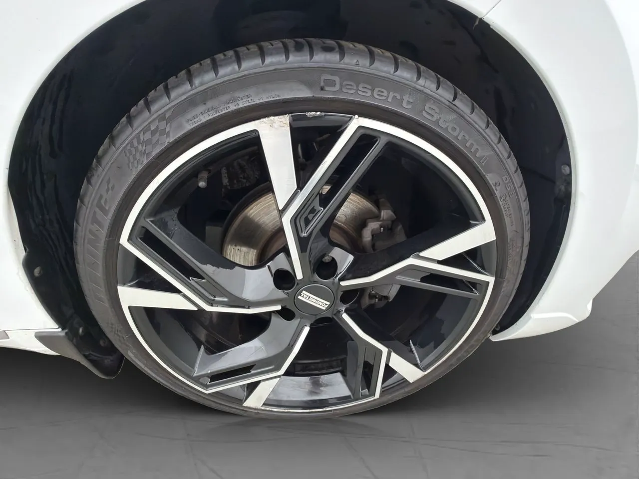 Vehicle image 30