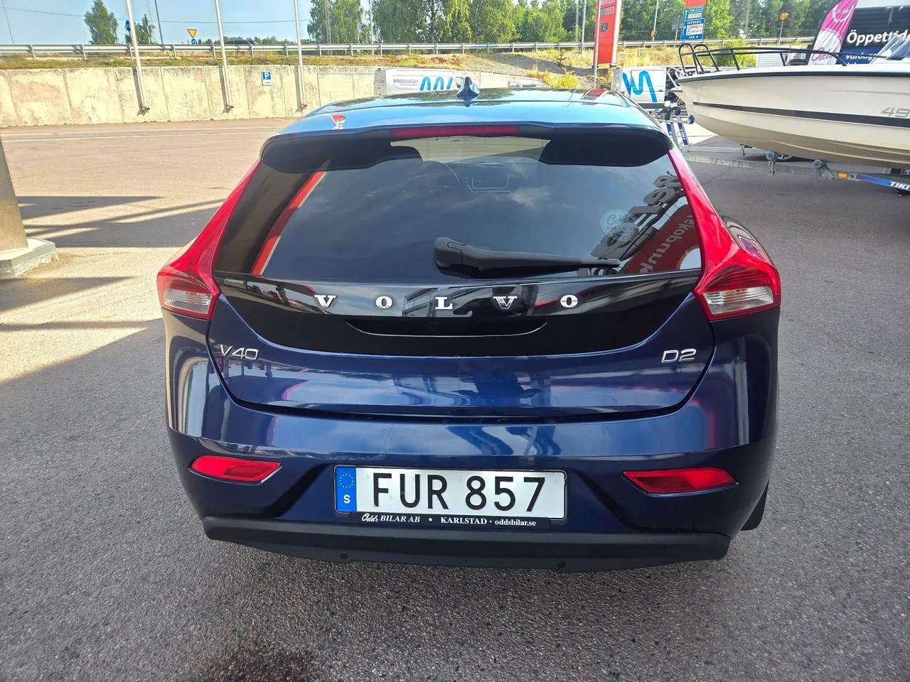 Vehicle image 5