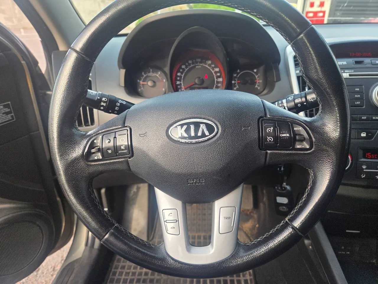 Vehicle image 14