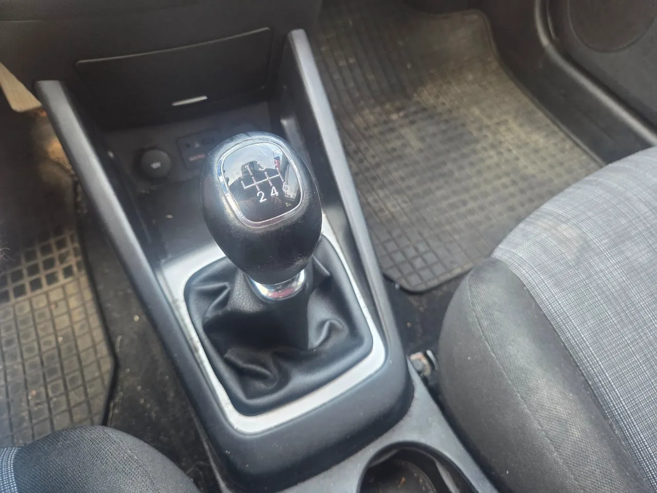 Vehicle image 17