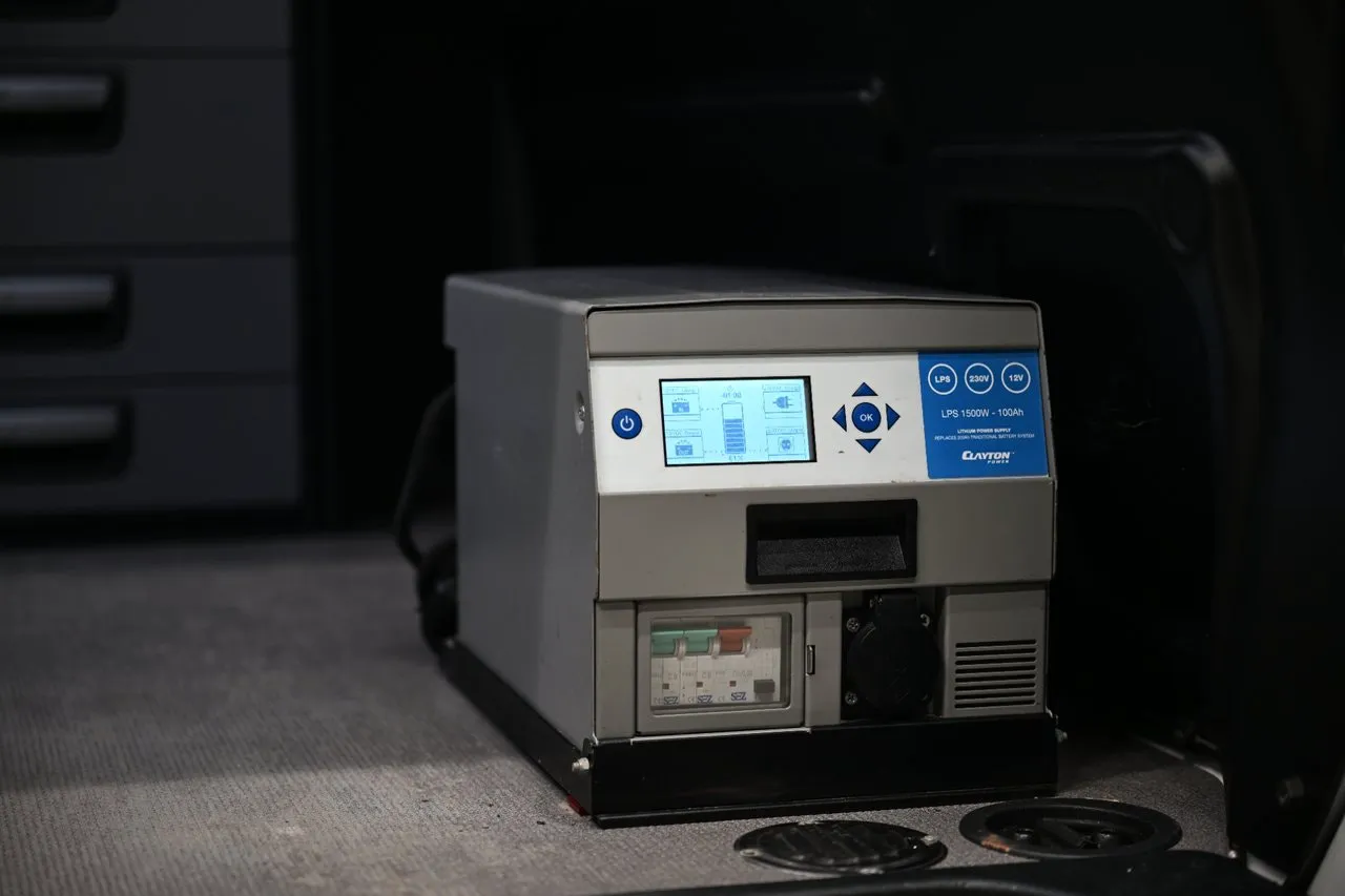 Vehicle image 8