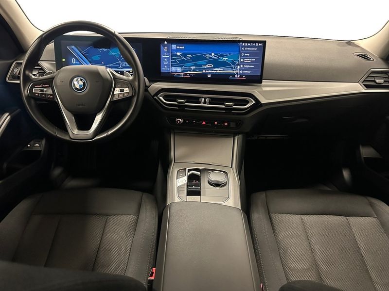 BMW 330 bild 10