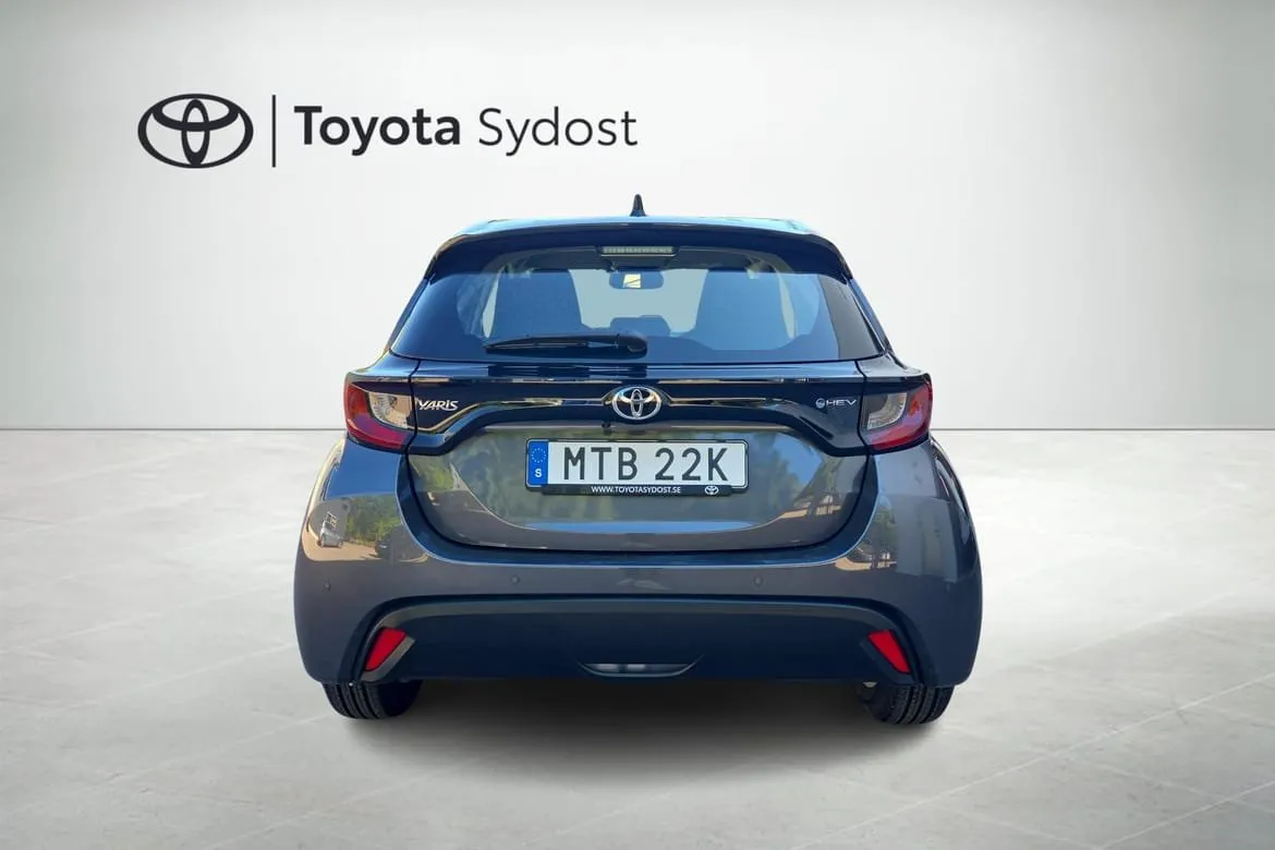 Vehicle image 7