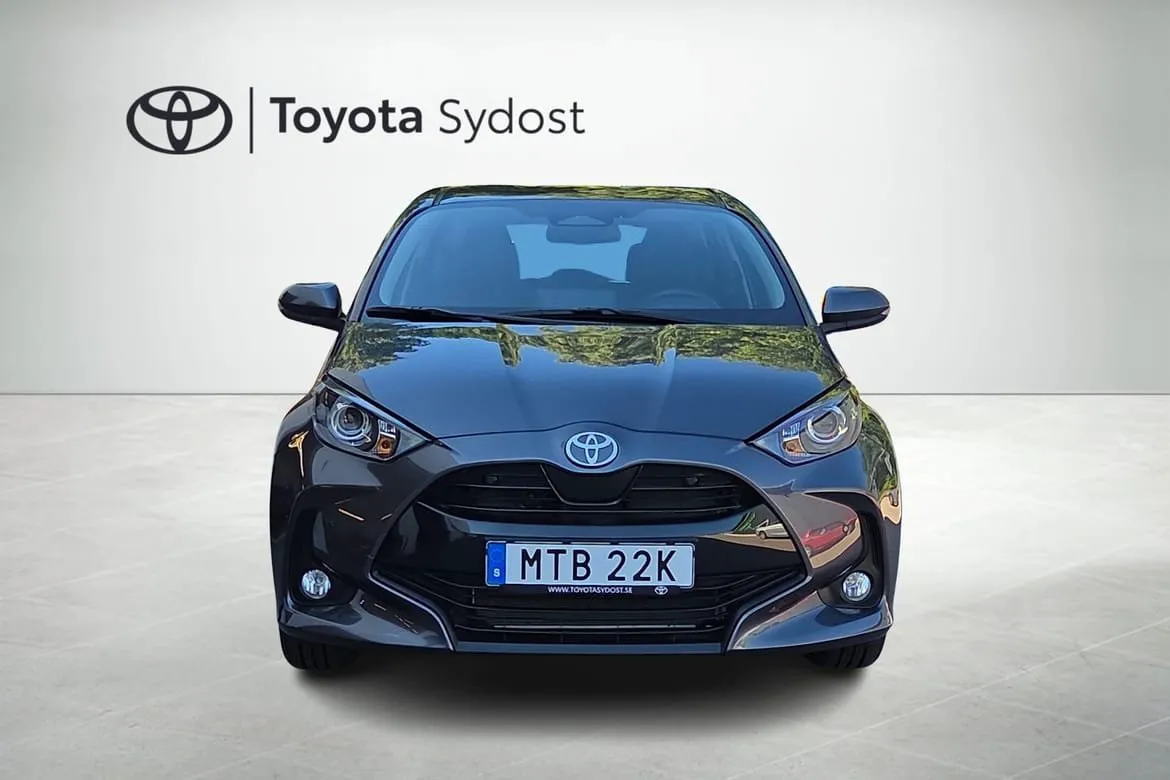 Vehicle image 8