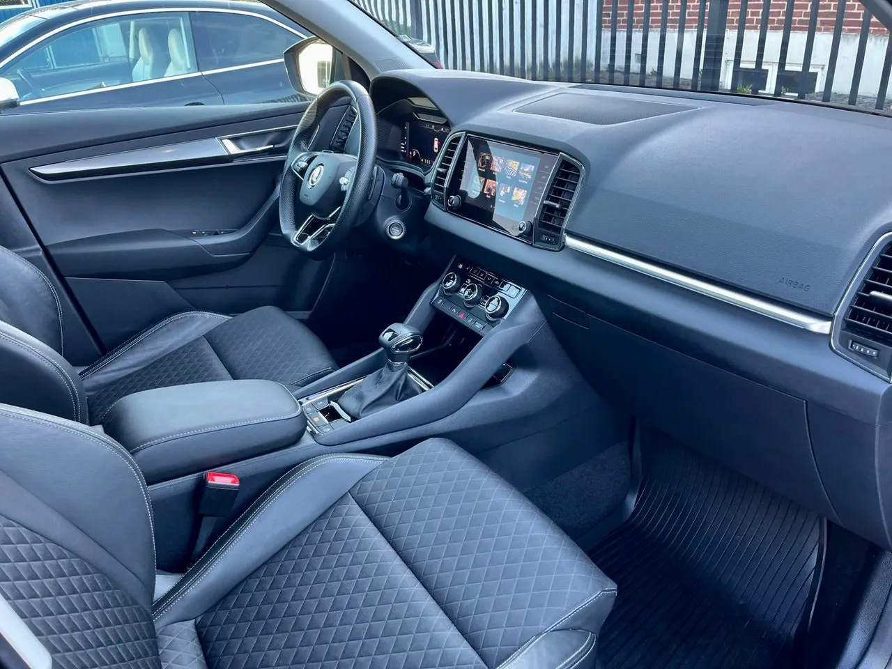 Vehicle image 6