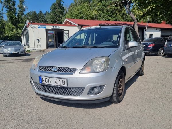 Ford Fiesta 5-dörrar 1.4 Euro 4 Ny besiktigad - 2008
