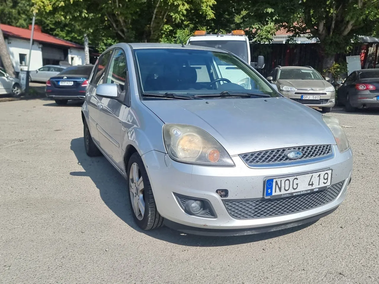Vehicle image 7