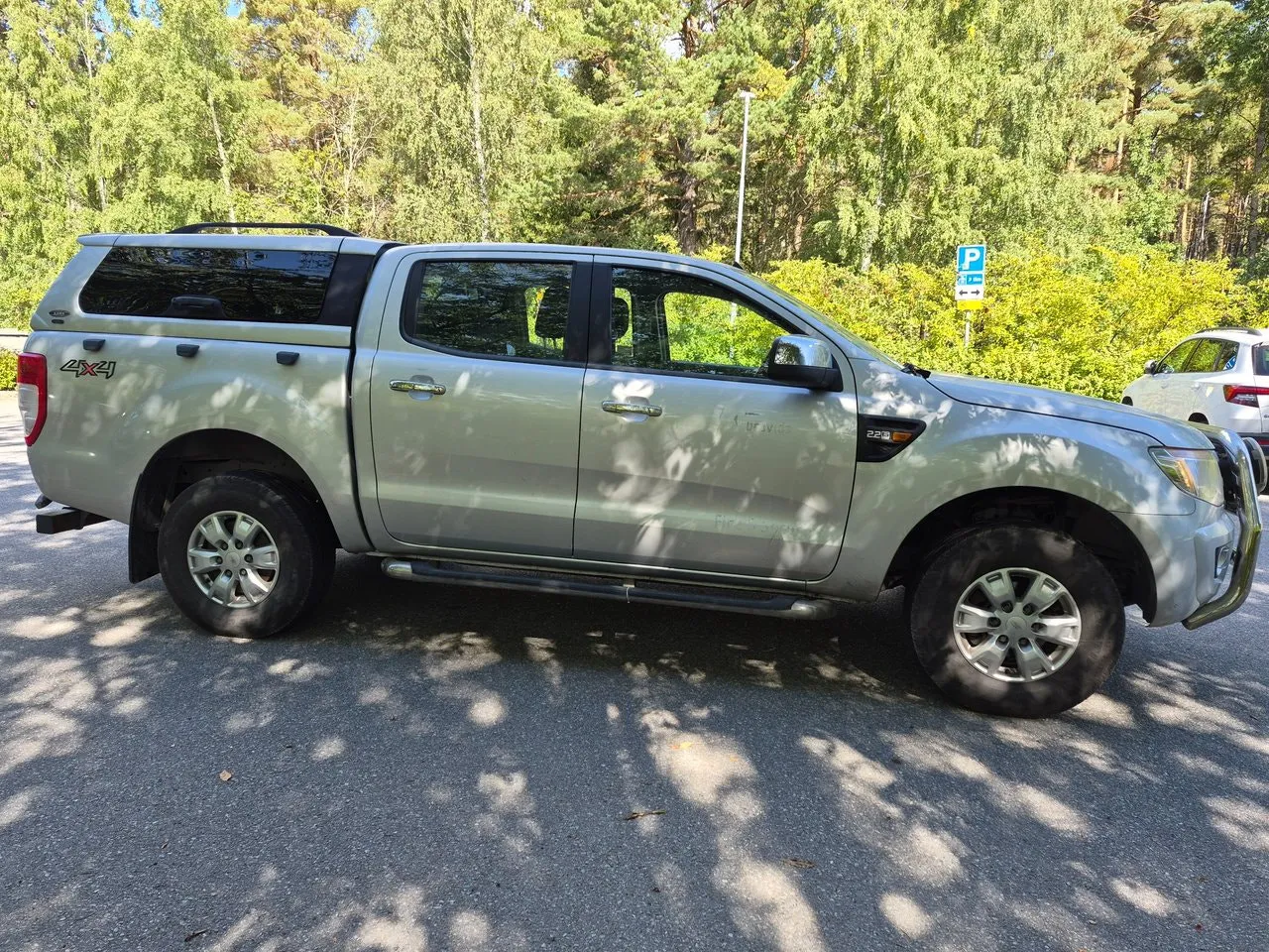 Vehicle image 17