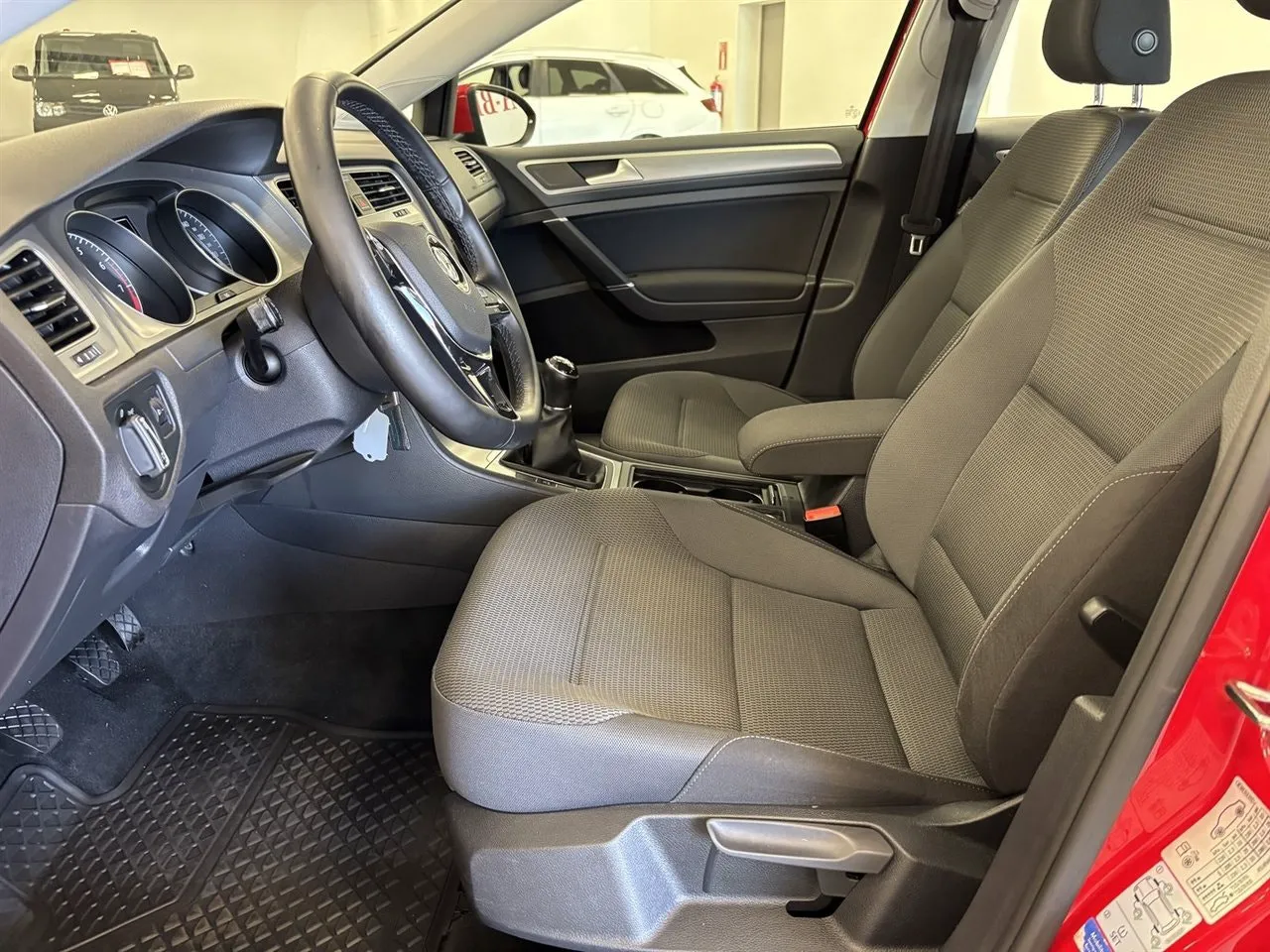 Vehicle image 7