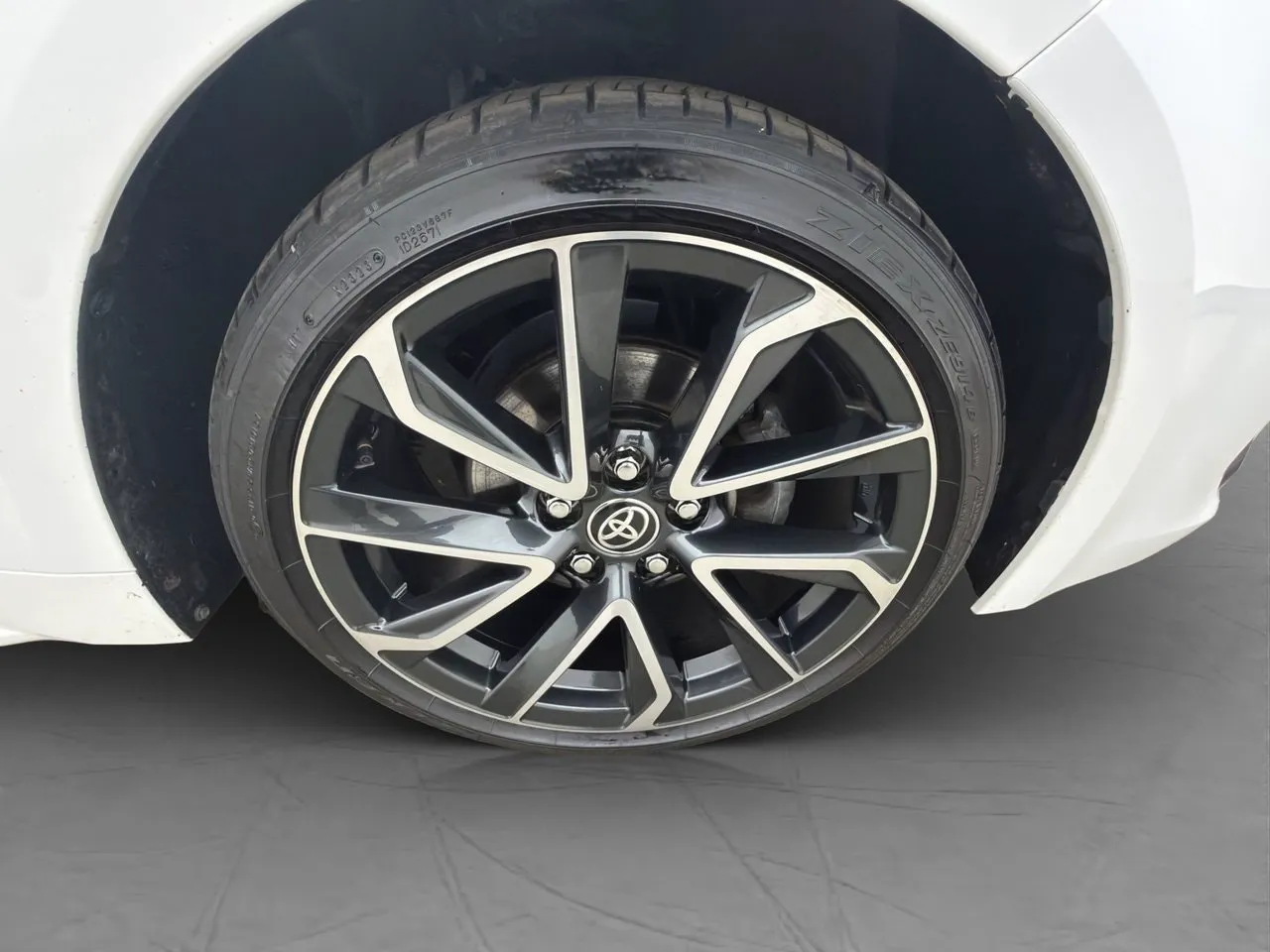 Vehicle image 32