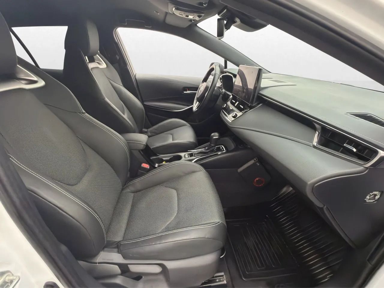 Vehicle image 15