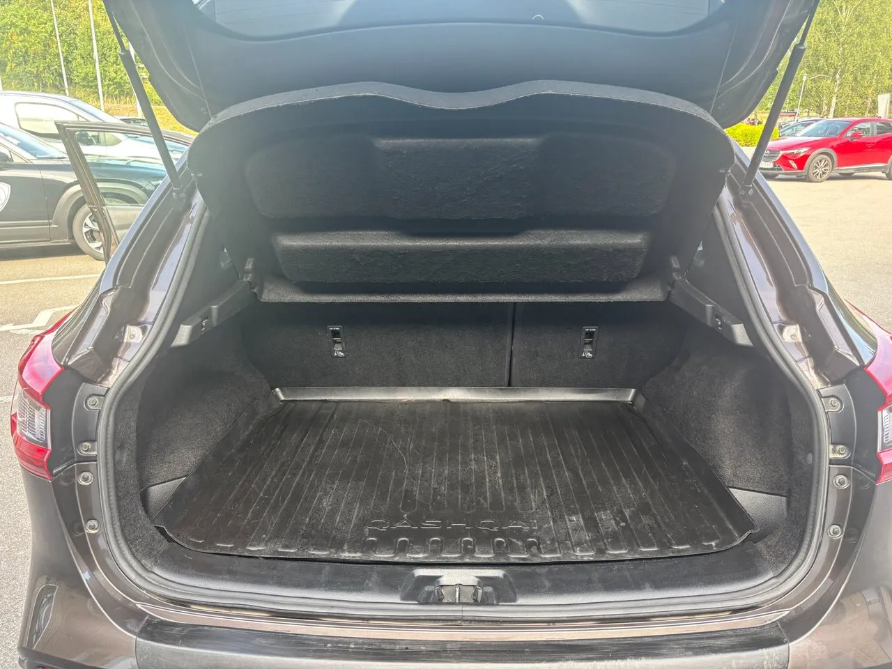 Vehicle image 18