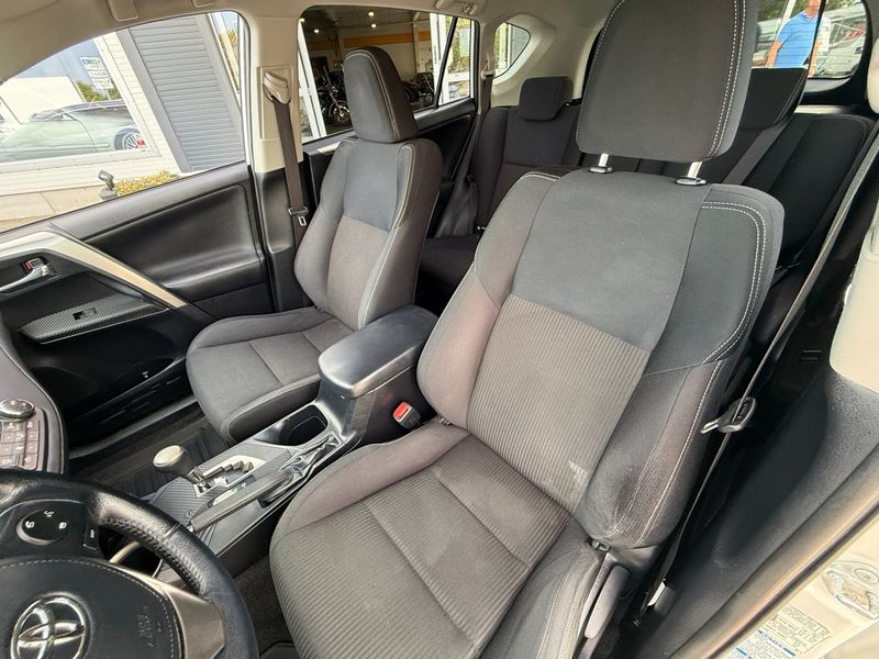 Toyota RAV4 bild 8