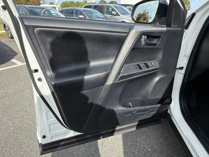 Toyota RAV4 bild 11