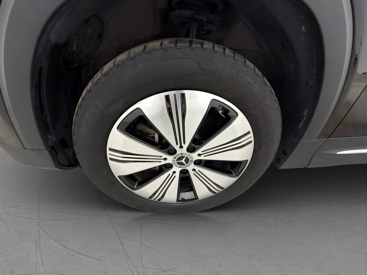 Vehicle image 33