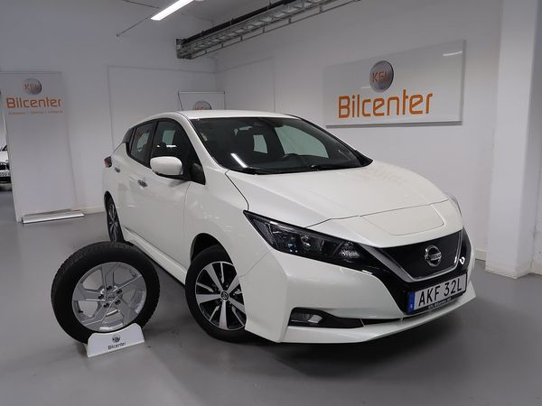 Nissan Leaf V-Däck ingår Kamera-CarPlay-Keyless-AdaptivFH-Rattvärme - 2022