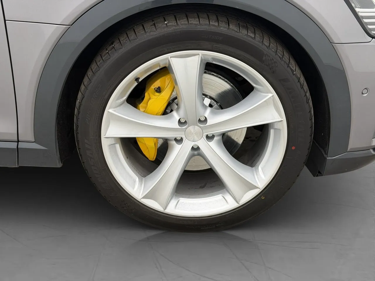 Vehicle image 32