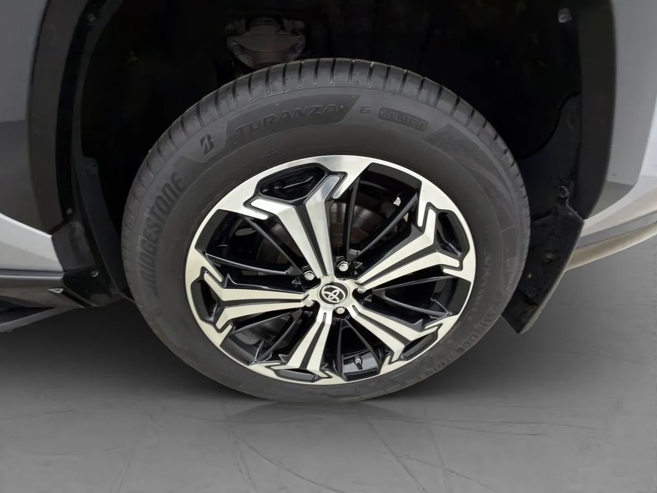 Vehicle image 35