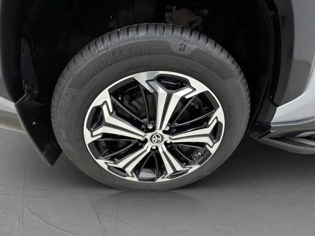 Vehicle image 36