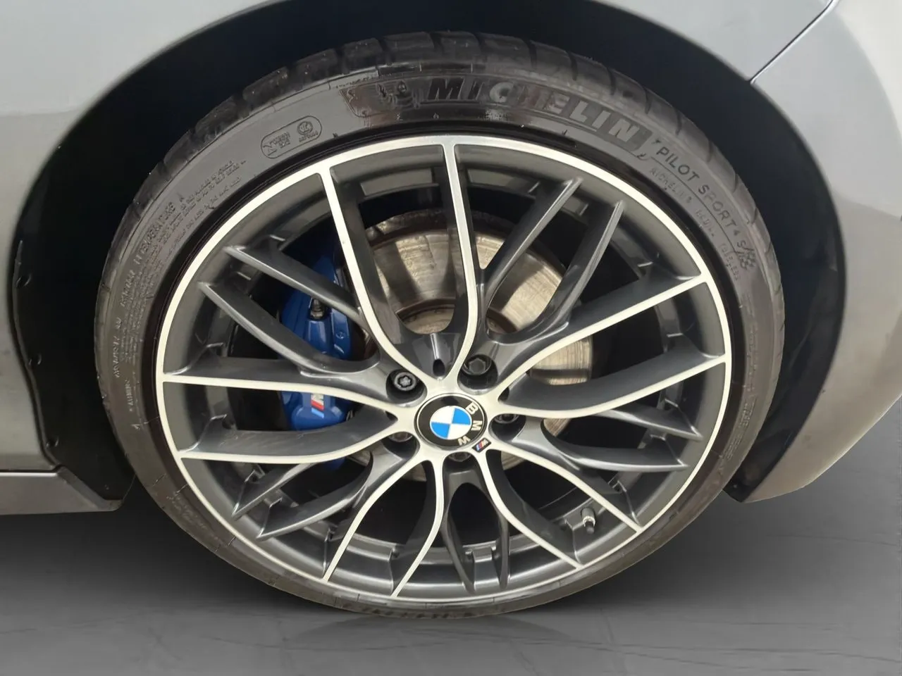 Vehicle image 32