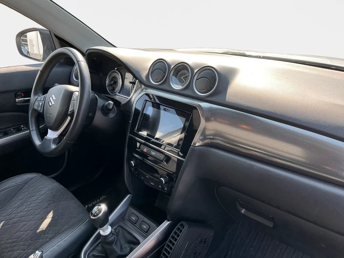Vehicle image 9