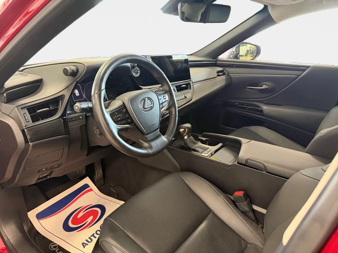 Vehicle image 11