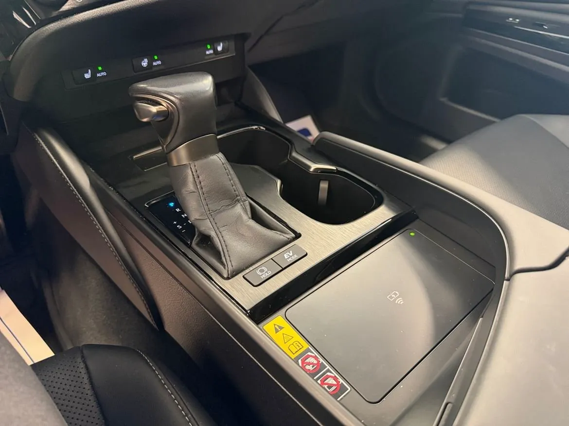 Vehicle image 22