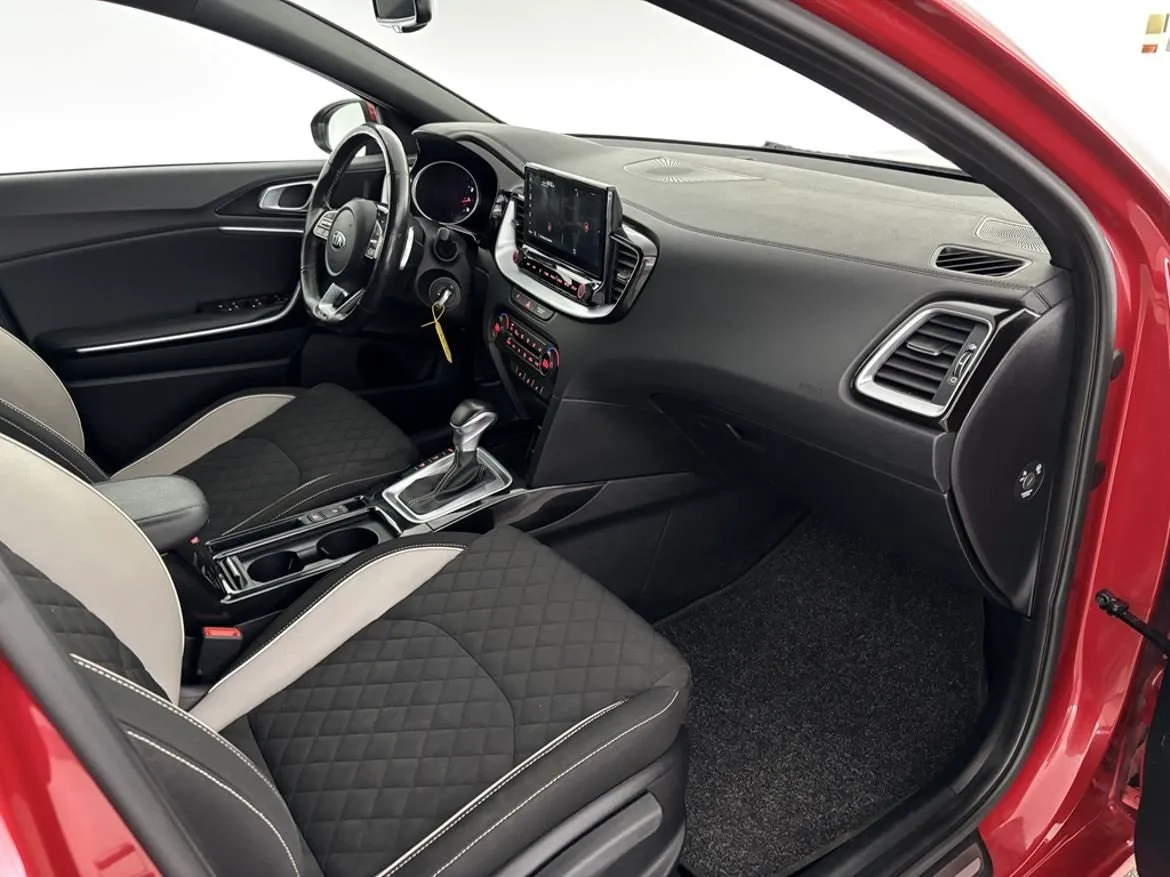 Vehicle image 21