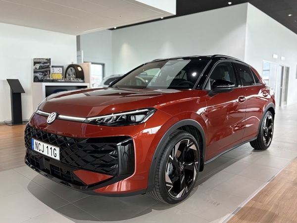 Volkswagen T-Roc R-Line eTSI 150hk Black Style Värmare Drag - 2026