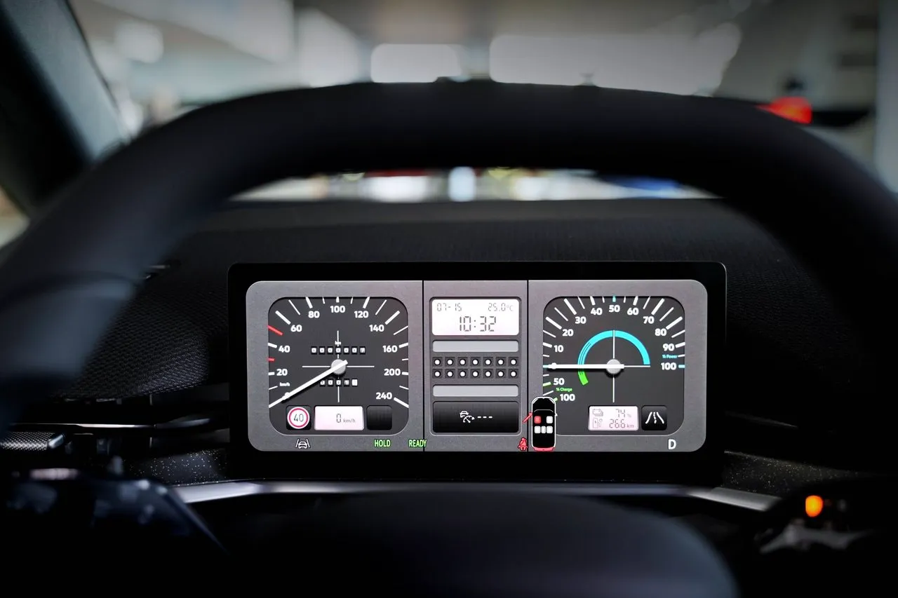 Vehicle image 10