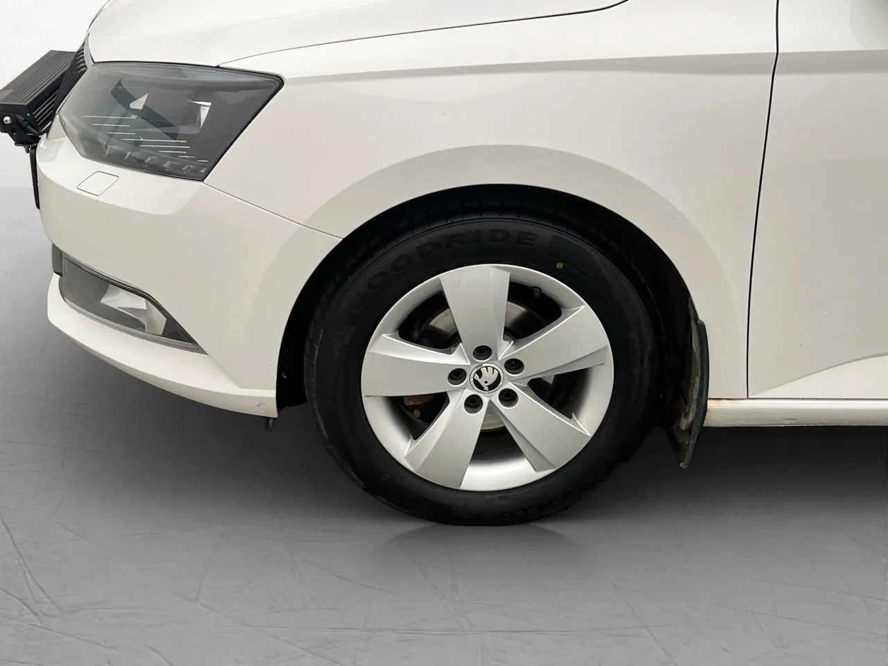 Vehicle image 22