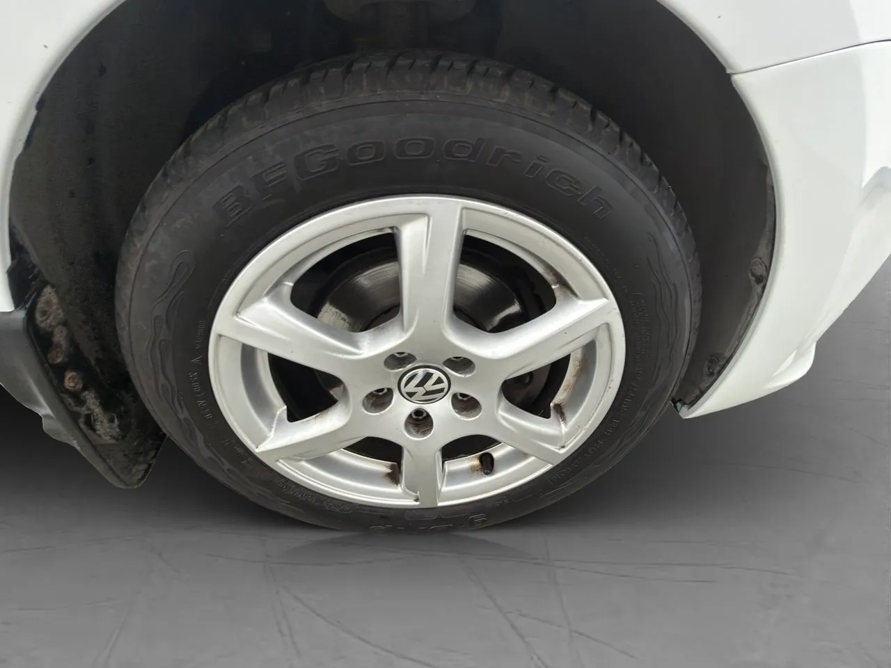 Vehicle image 23